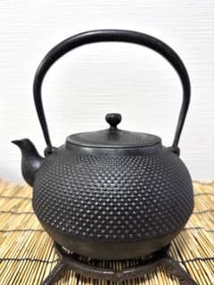 USED品 南部虎山工房造 18型アラレ 南部鉄瓶 南部鉄器 鉄瓶