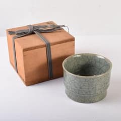 中国 南宋 官窯 青磁 金絲鉄線 氷裂文 建水 時代箱 C R7755 - メルカリ