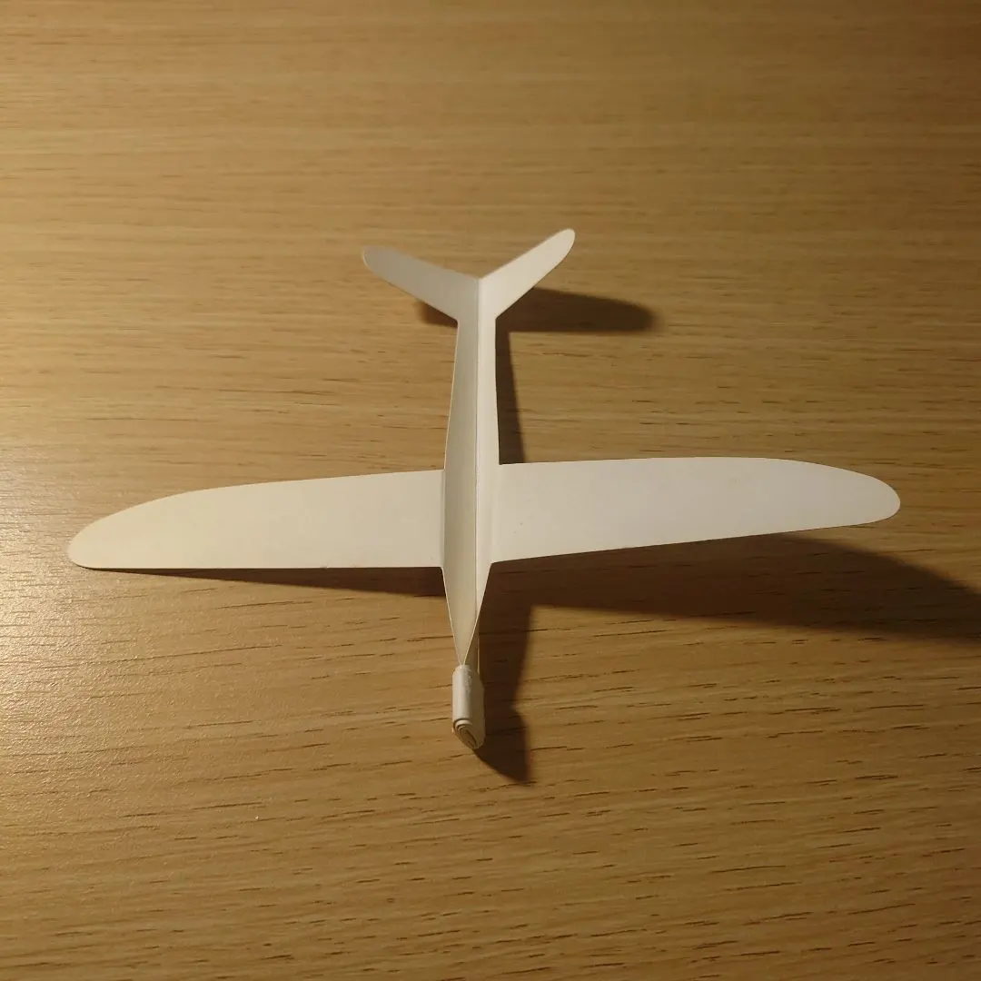 ソンギュ サイン入り 紙飛行機