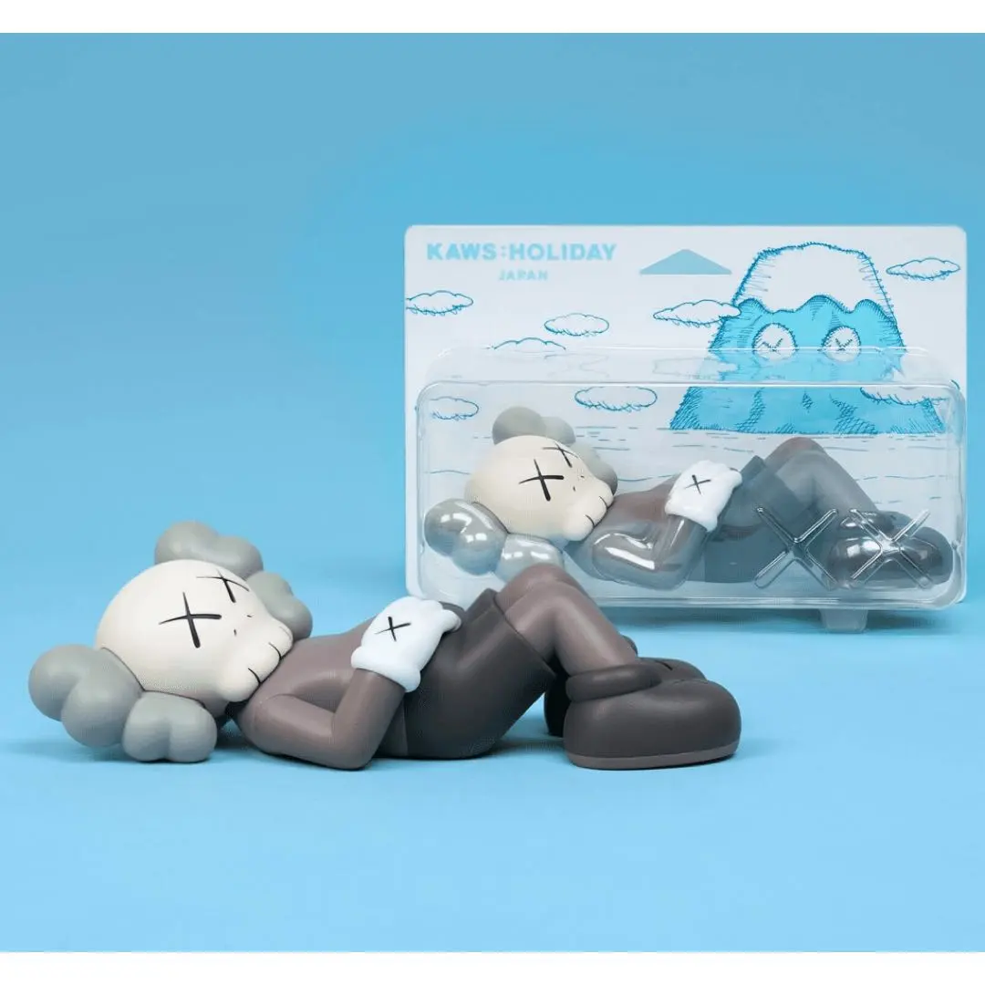 2026年最新】kaws holiday japanの人気アイテム - メルカリ