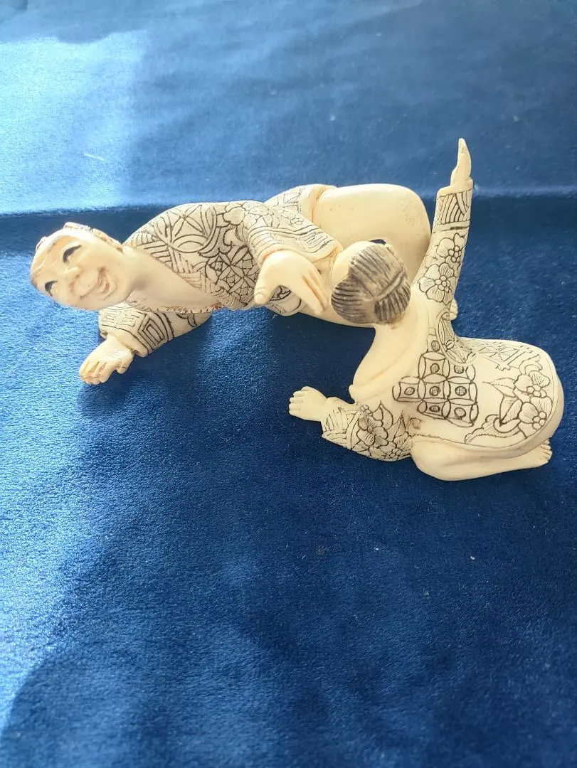 浮世絵，根付，置物，春画，陶器製 ，男女裸体彫刻 約10cm
