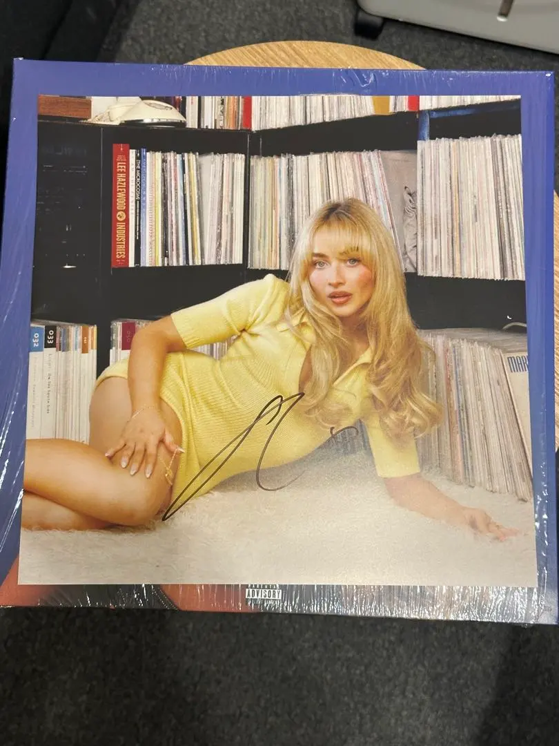 ラスト1点！ Sabrina Carpenter 直筆サイン ラミネートのセット