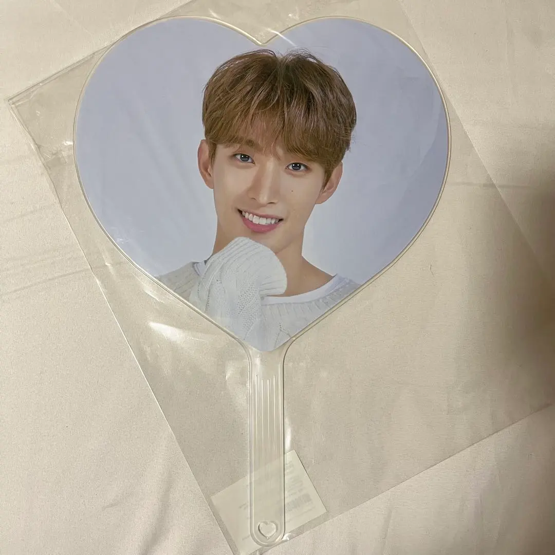 2026年最新】caratland 2020 うちわの人気アイテム - メルカリ