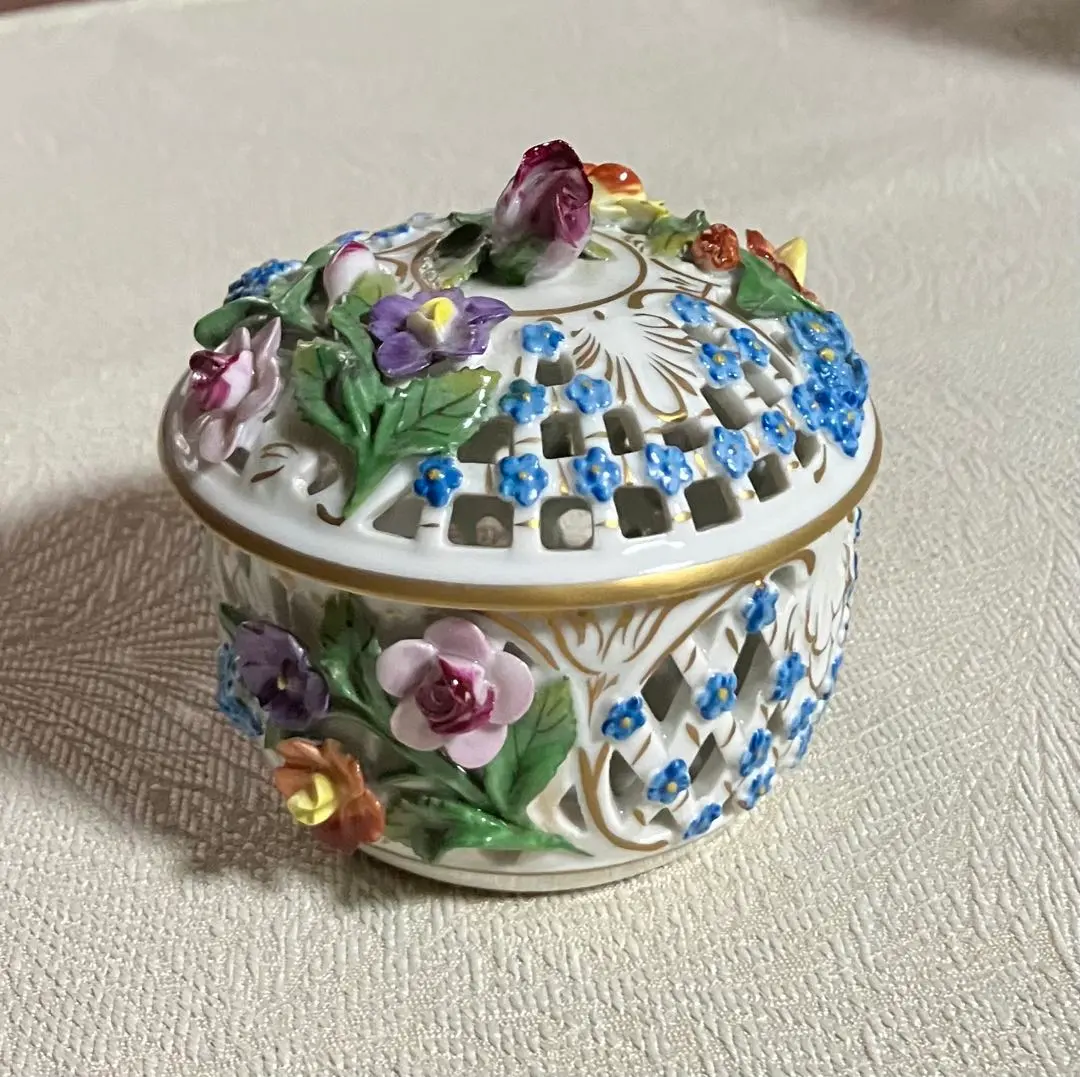 ドレスデン アップリケ花文蓋物｜ドレスデン アップリケ花文蓋物 v298