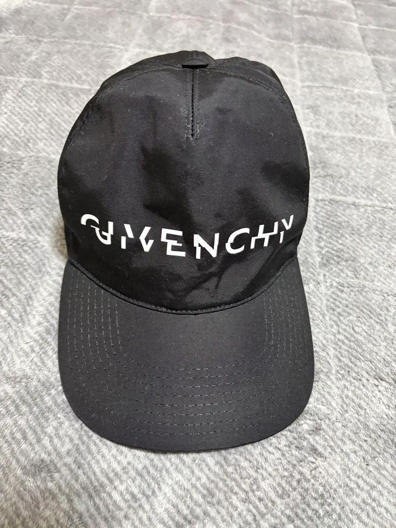 2026年最新】Givenchy キャップの人気アイテム - メルカリ