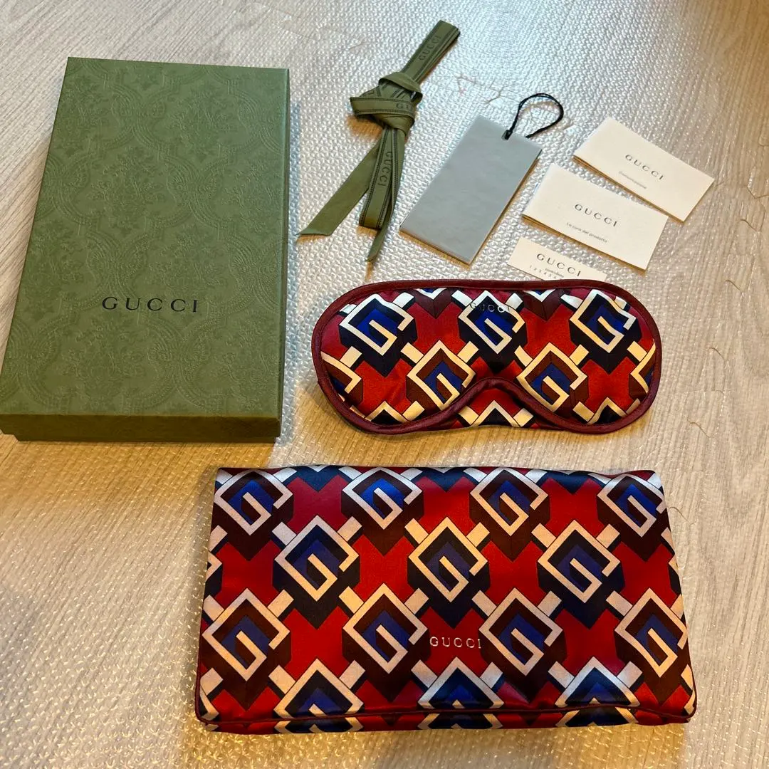 新品 グッチジオメトリックアイマスクキューブギフト