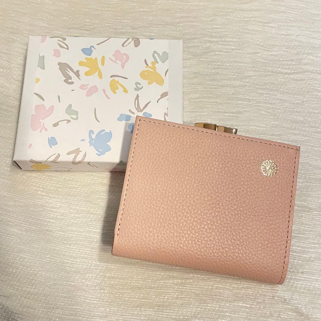 お*ち様 【新品未使用】皇居 財布 二つ折り がま口 皇居限定 ピンク