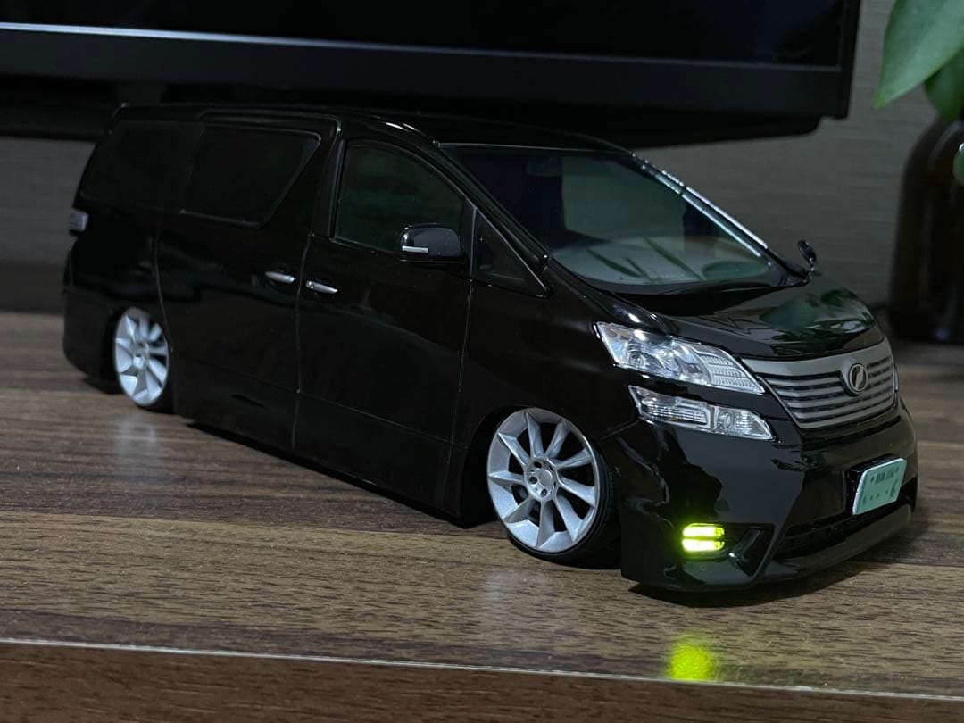 カラーサンプル　202ブラック　1/24 20ヴェルファイア　カスタム品