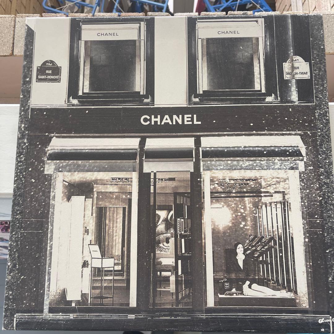 オリバーガル　シャネル