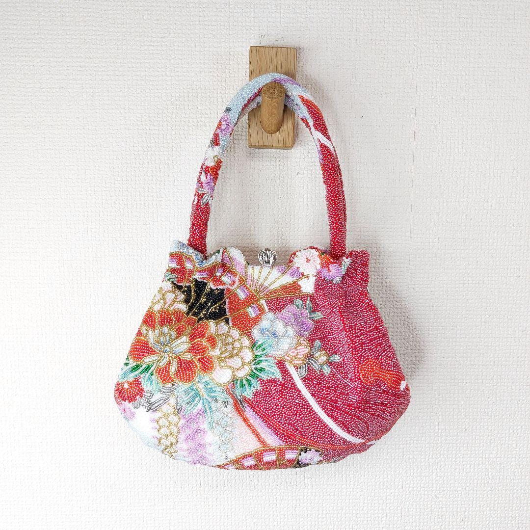 手刺本刺繍　和装　成人式　浴衣　ビーズ花柄バッグ　扇子