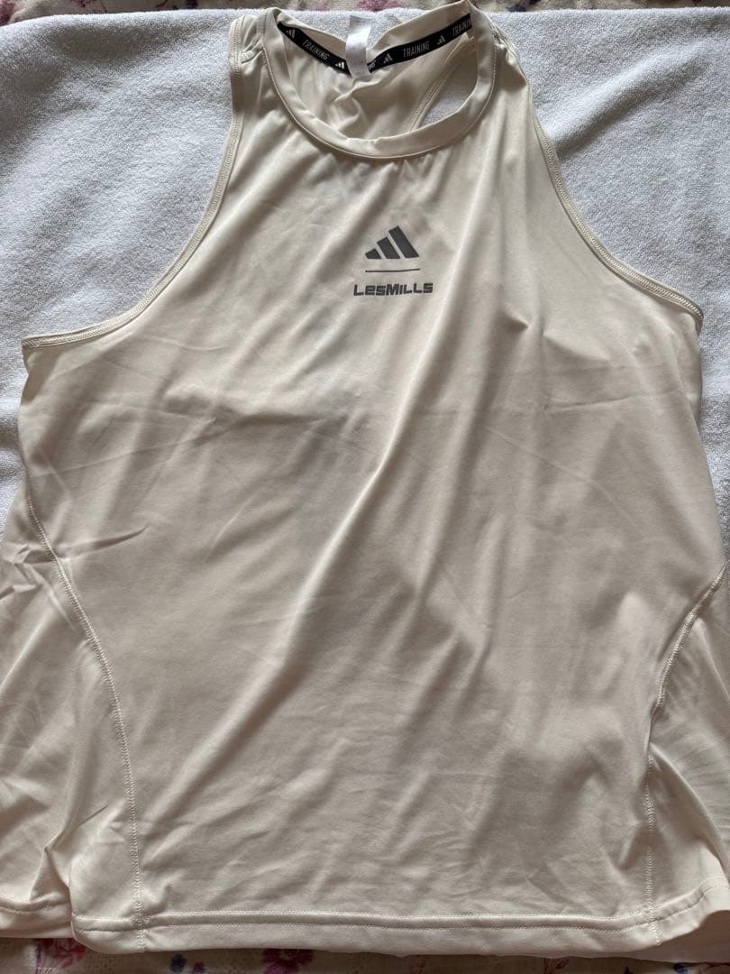 adidas Les Mills グラフィックタンクトップ 3色セット