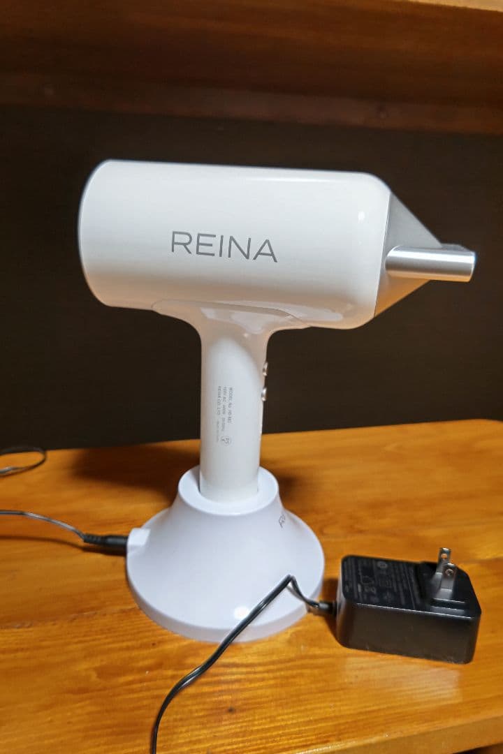 レイナカンパニー 遠赤外線コードレスドライヤー(600W) REINA遠赤外線