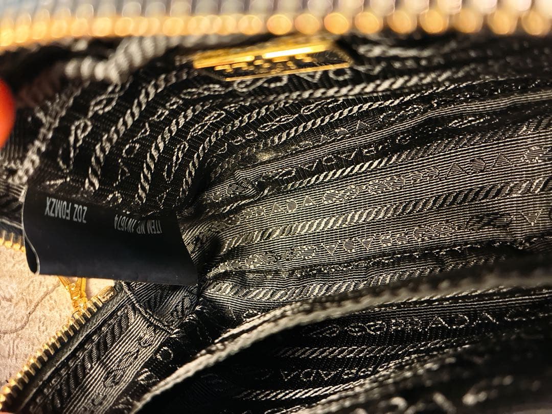 PRADA ヒョウ柄ショルダーバッグ