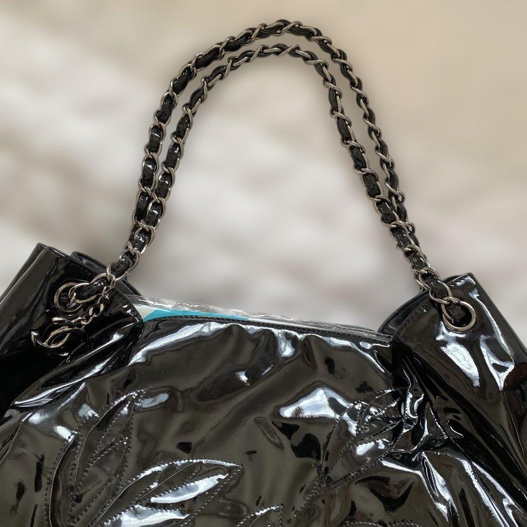 Y*A様 CHANEL 廃盤シャネルフラワーエナメルブラック ハンドバッグ