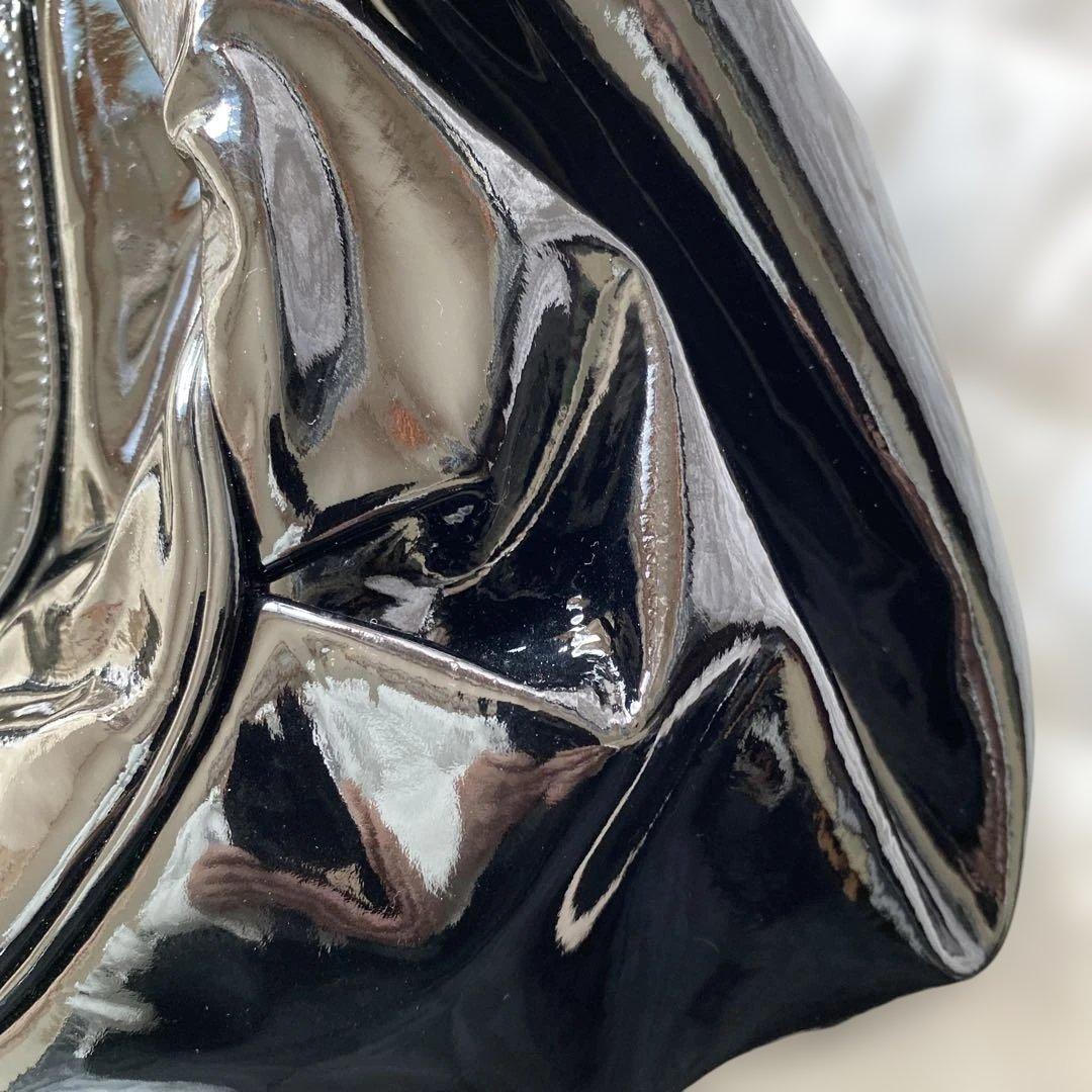 Y*A様 CHANEL 廃盤シャネルフラワーエナメルブラック ハンドバッグ