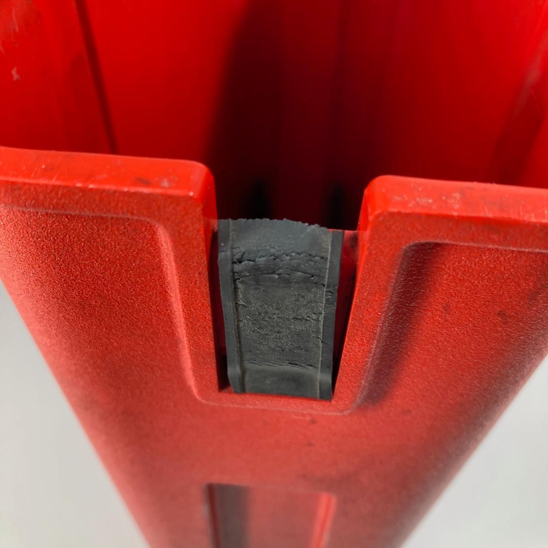 Olivetti　タイプライター　Olivetti Valentine　レッド