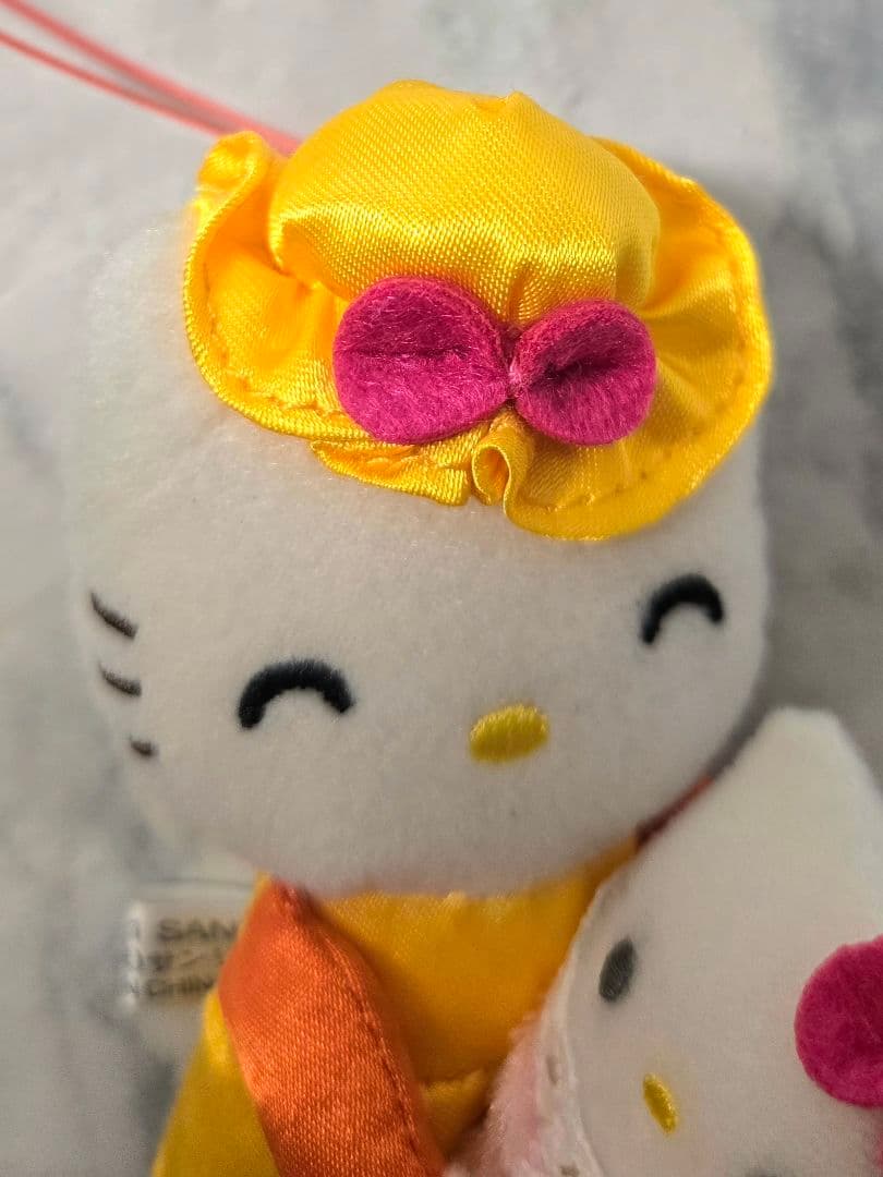 足立病院　キティちゃん　マスコット