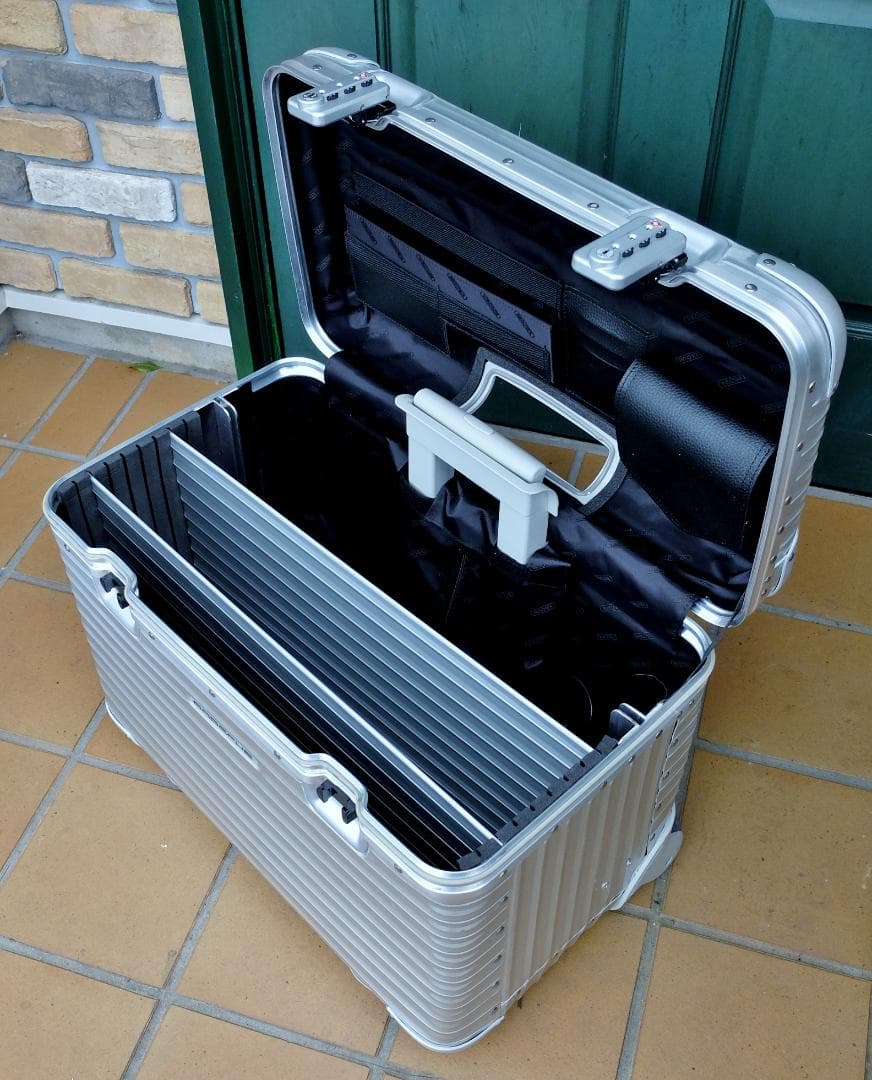 リモワ 985.51『ポルシェ』特別仕様 2輪TSAパイロット特大56L 激レア