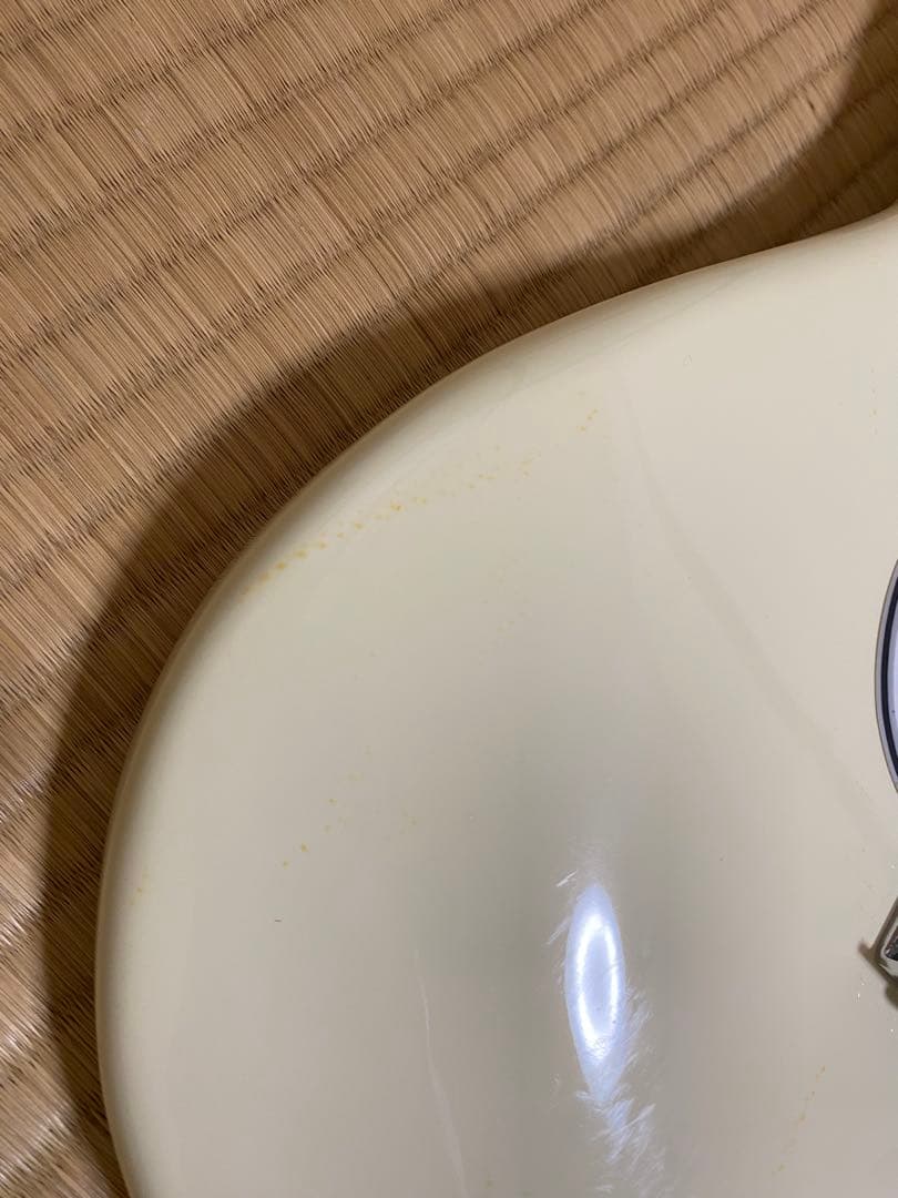 エレキギター アイボリー 3ピックアップ　その他道具全部セット。