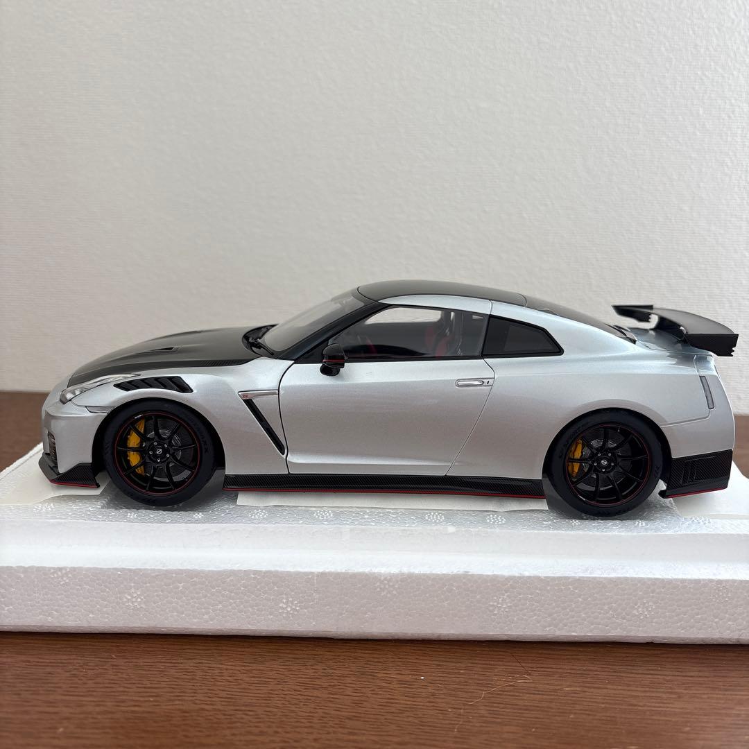 オートアート　日産 GT-R R35 ニスモ 1/18 ミニカー　シルバー