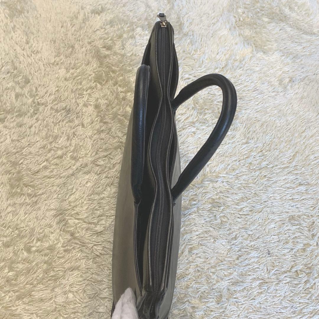 極美品✨イルビゾンテ　ビジネスバッグ　オールレザー　A4 ロゴ型押し　ブラック