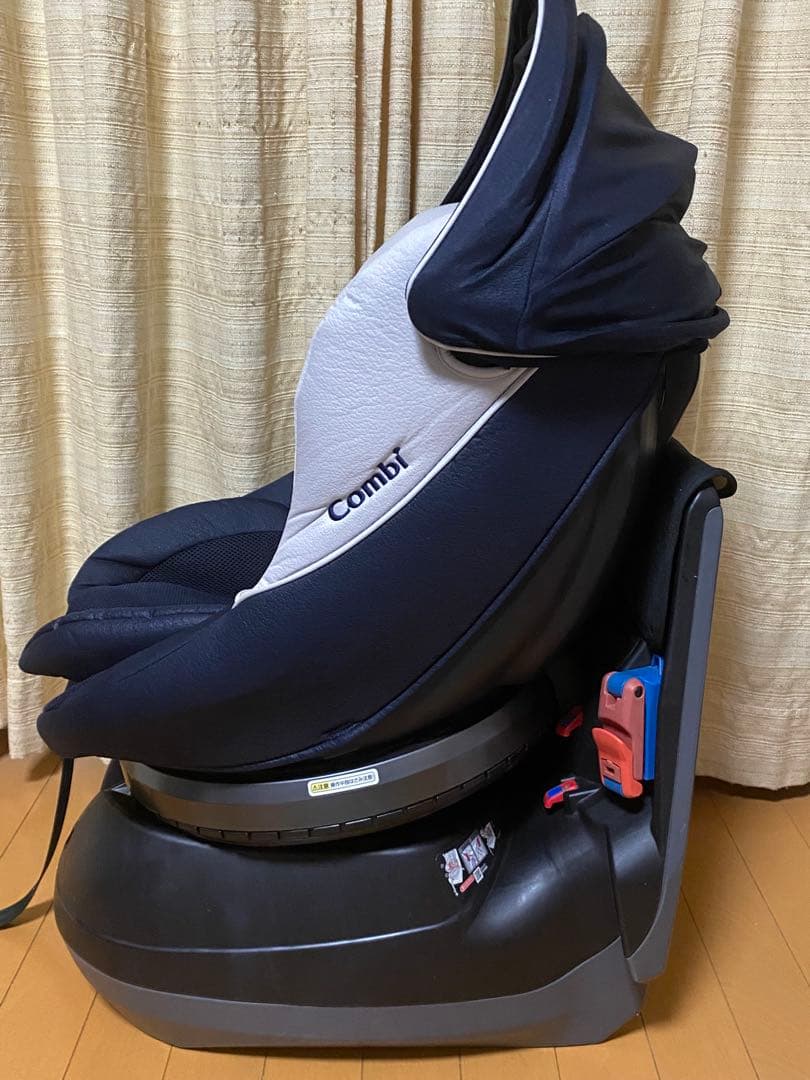 極美品　コンビ クルムーヴ シンプライト トイザらス限定 チャイルドシート