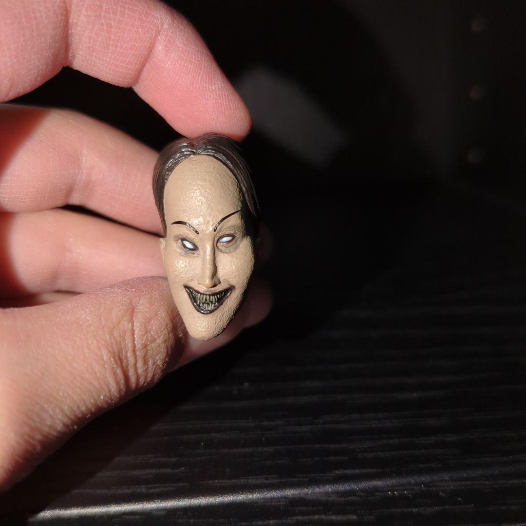 ペニーワイズネカフィギュア