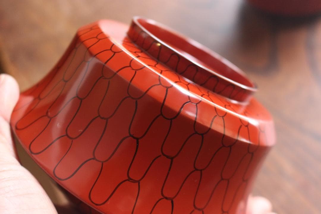 デッドストック！極上朱漆に風情ある網目文の美しい煮物椀2点（検