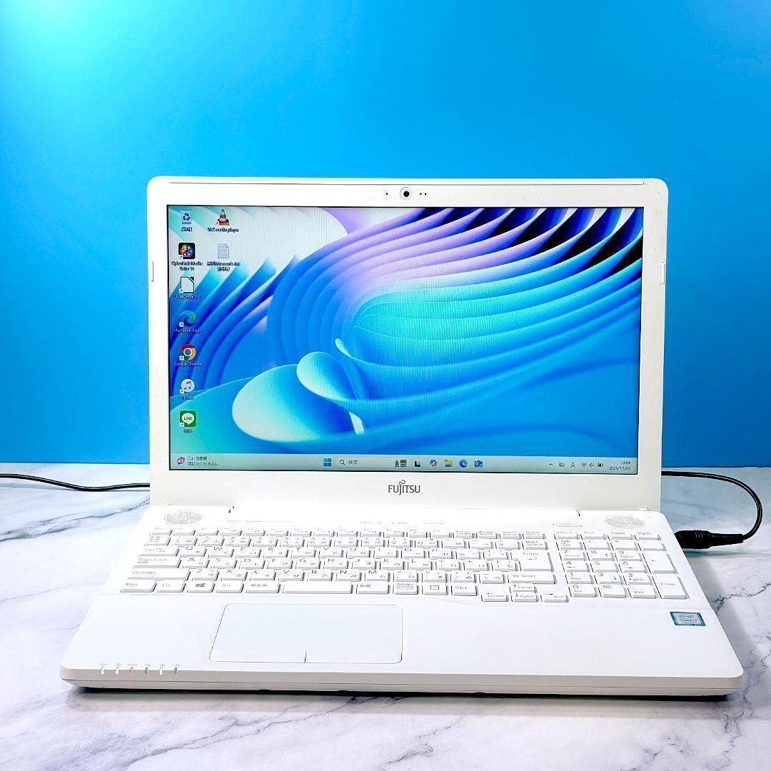 美品☆Corei7・8GB・SSD・Win11・ホワイト・ノートパソコン - メルカリ