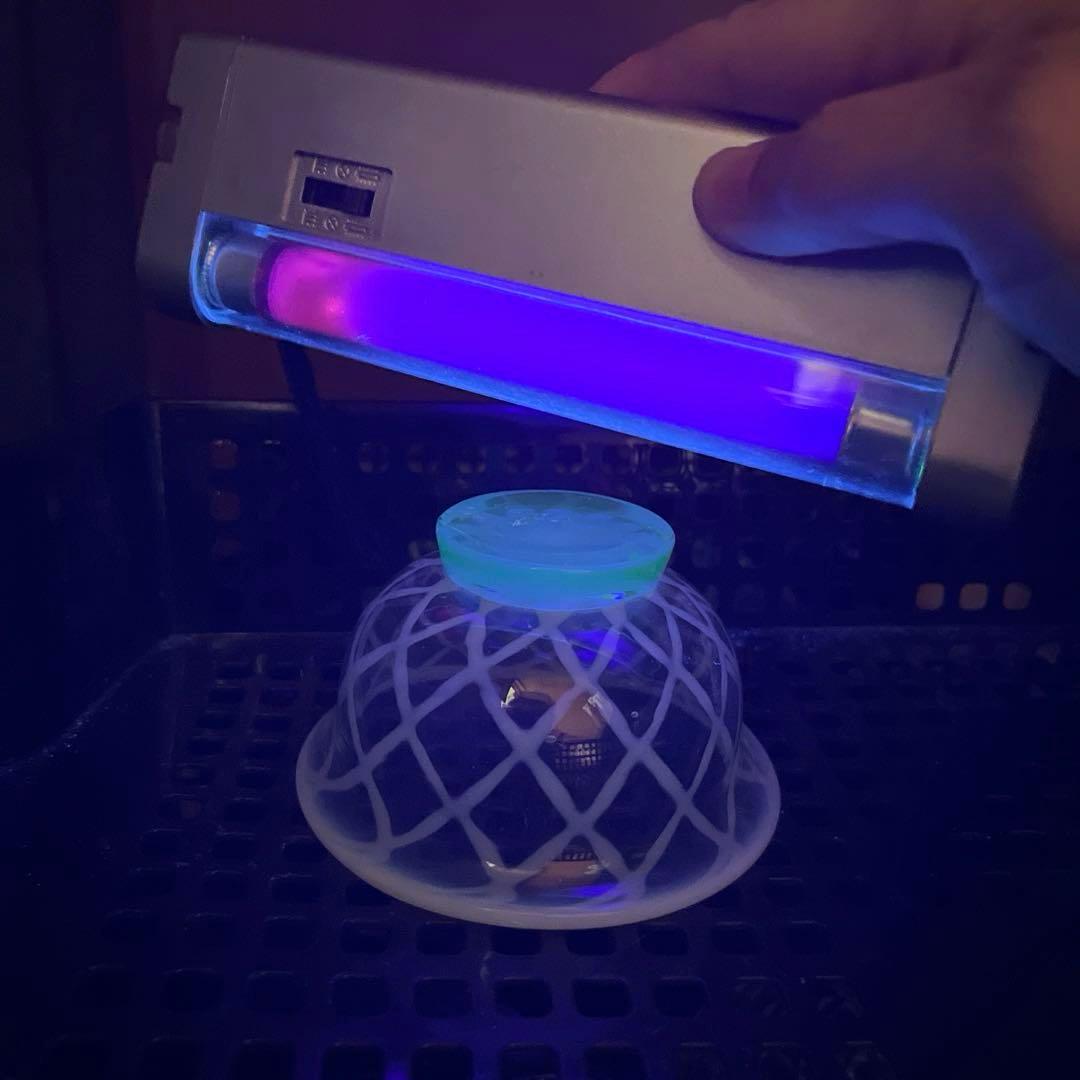 骨董 時代ガラス 超希少 白網目紋 水色台座 反り口 氷コップ ウランガラス