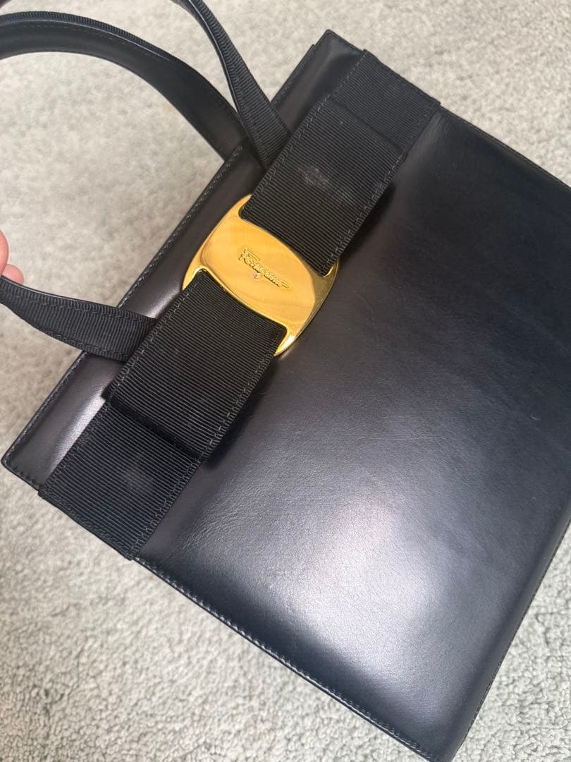 【Salvatore Ferragamo】 Vara リボンハンドバッグ