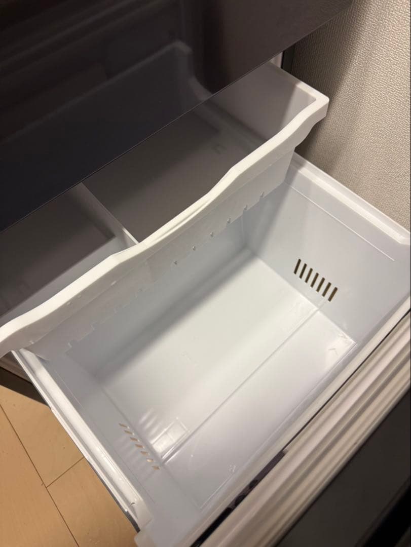 日立ノンフロン冷凍冷蔵庫　315L R-V32SV（K）2023年製　右開き