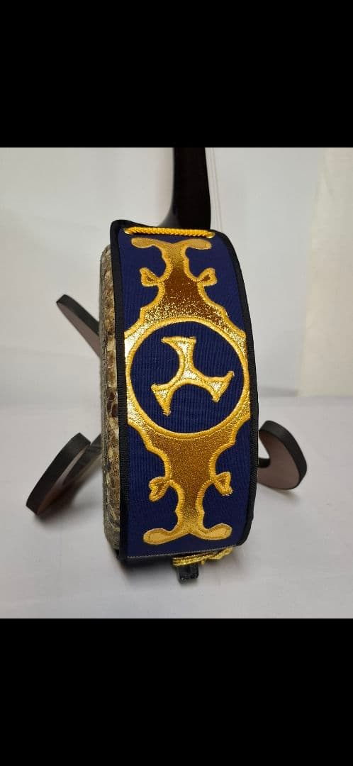 三線 サンシン本体 本皮 金色装飾付き 三線 サンシン本体 本皮 金色