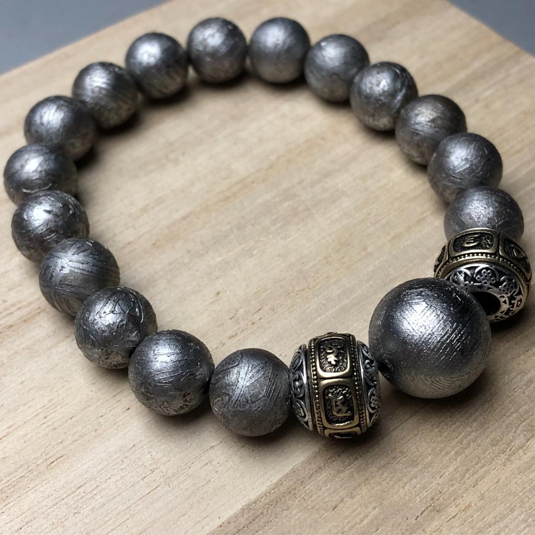 隕石 鉄隕石 アルタイ隕石 ムオニオナルスタ隕石 ブレスレット 重さ77g