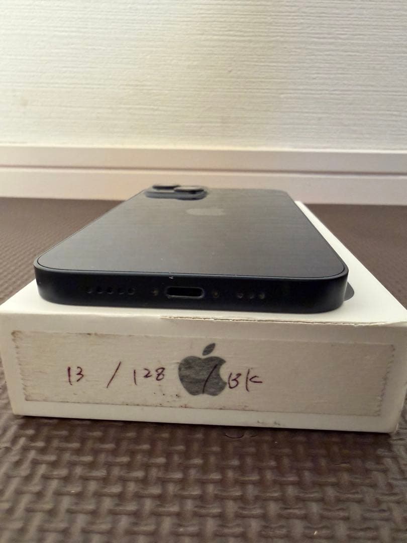 Apple iPhone 13 ブラック 本体・箱・ケーブル付き