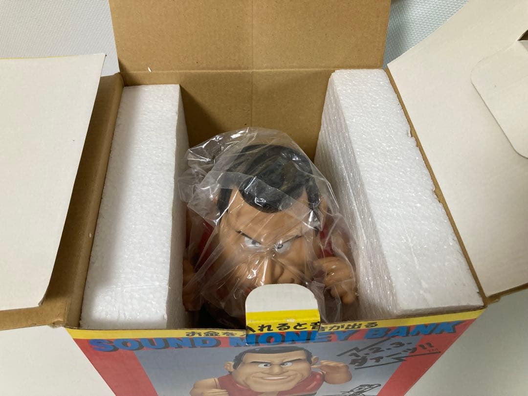 【新品】　お金を入れると音が出るサウンドマネーバンク　アントニオ猪木貯金箱