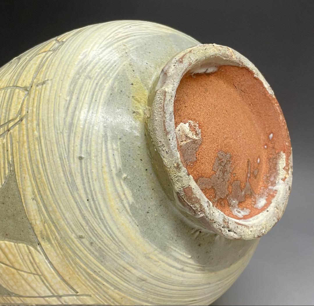 李朝 粉青沙器 扁壺 牡丹文 y023 - メルカリ