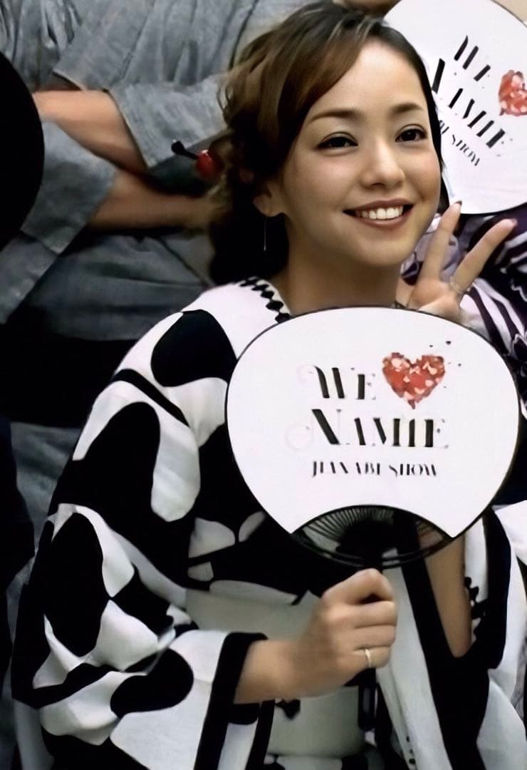 完売 安室奈美恵 私服 着用 沖縄 前夜祭 花火ショー 浴衣 髪飾り