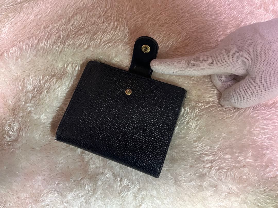 入手困難 CHANEL キャビアスキン ココマーク 二つ折り財布 ブラック