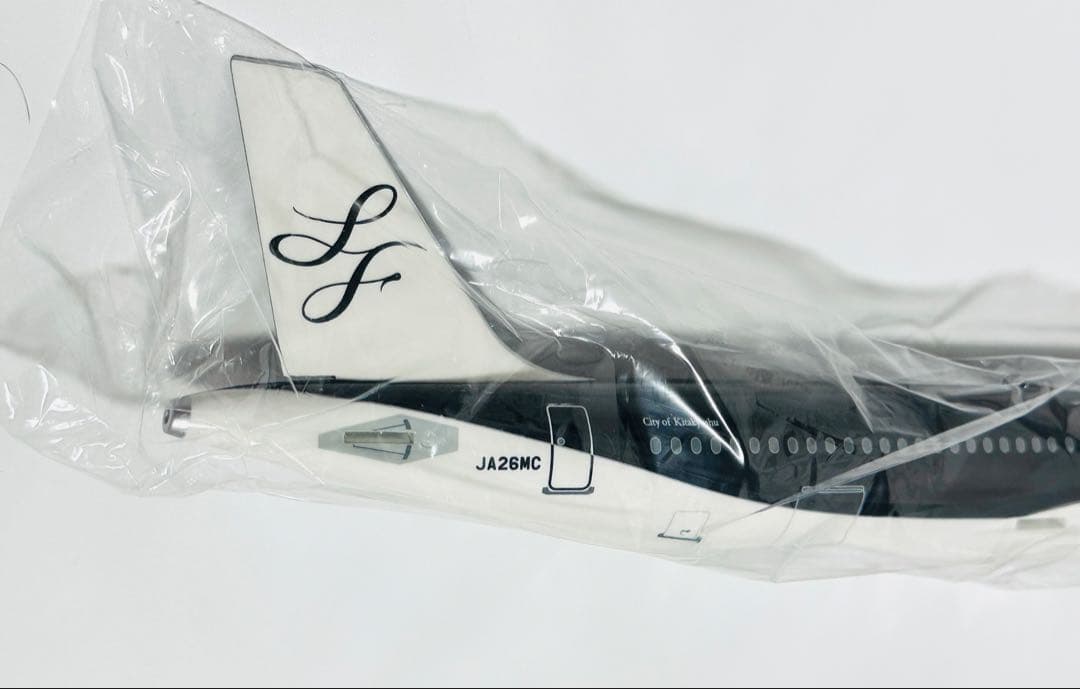 クロスウィング 1/100 A320 進撃の巨人 コラボ 未組立品