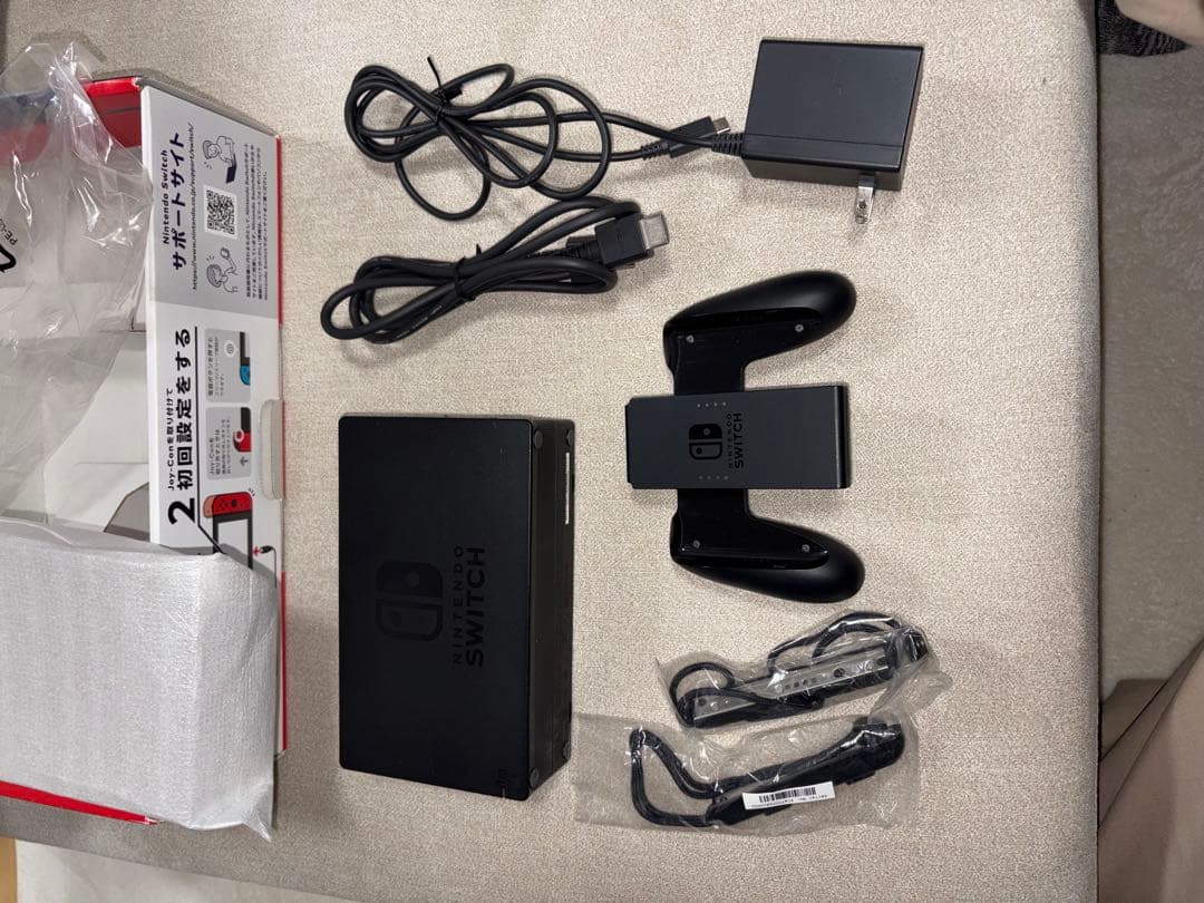 Nintendo Switch 本体 青/赤ジョイコン