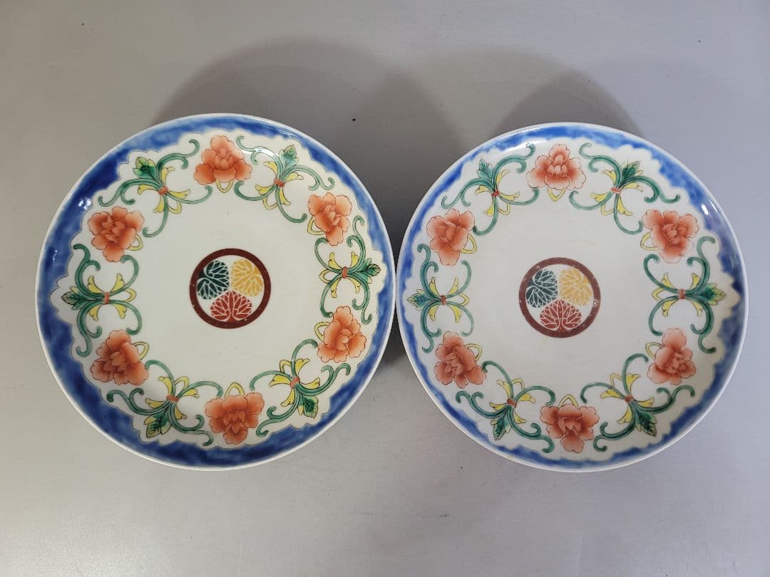 DT598 菊御紋 徳川紋 色絵 鍋島皿 一対 希少