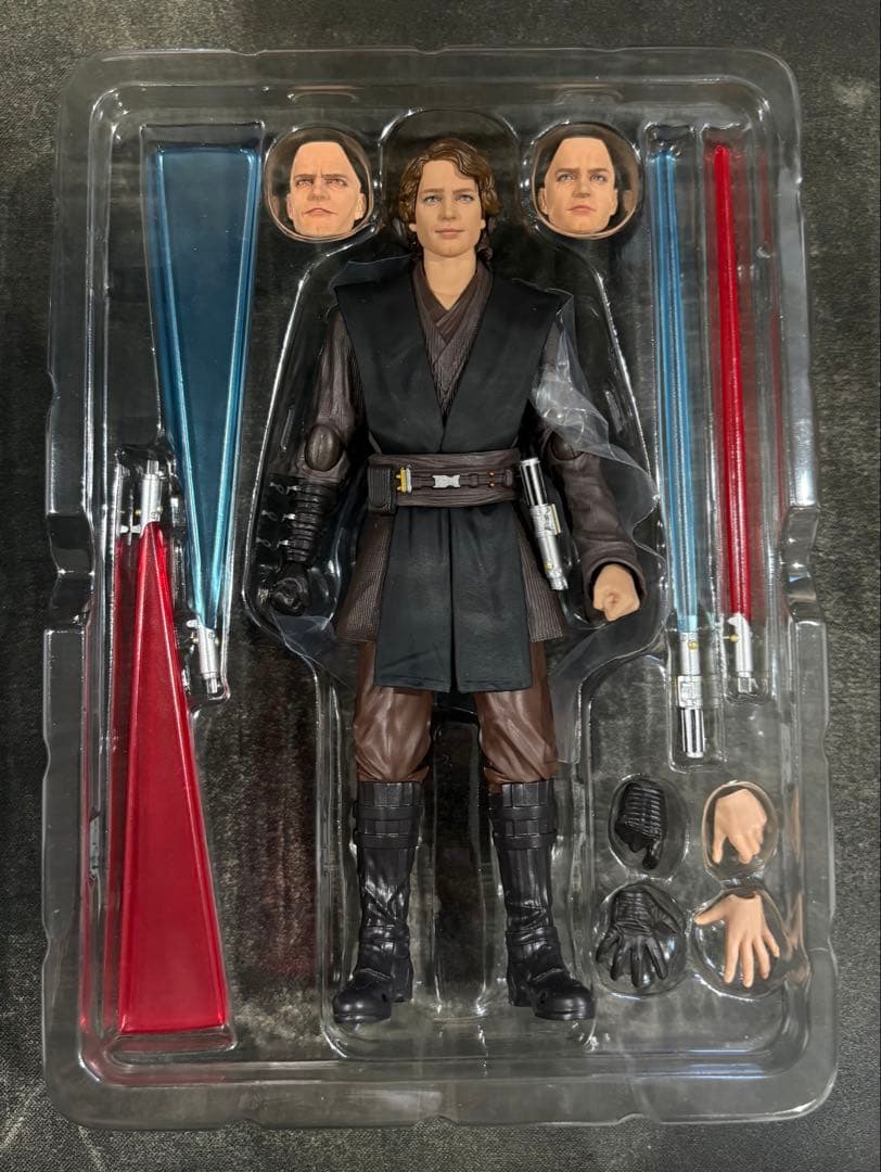 フィギュアーツ　AHSOKA アナキン・スカイウォーカー フィギュア