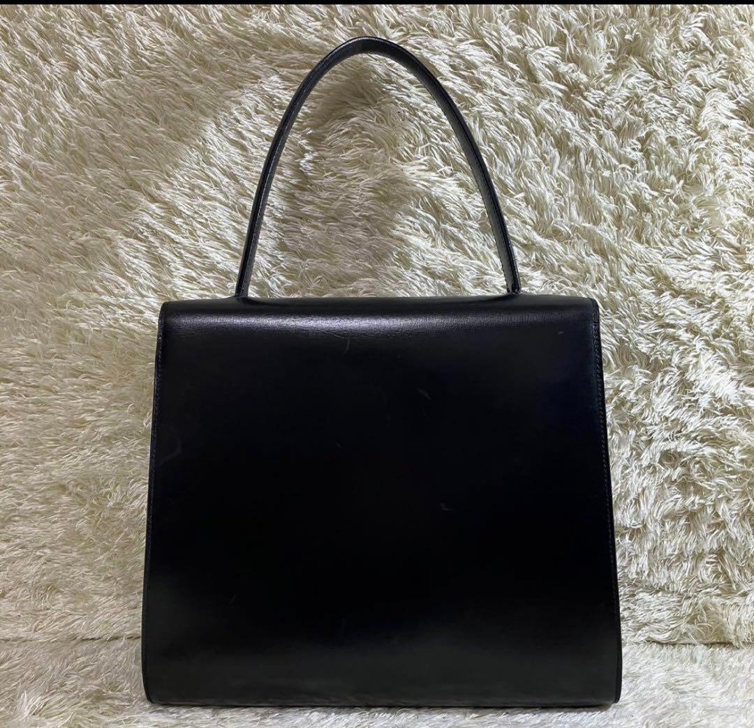 【美品】セリーヌ ハンドバッグ トリオンフ 黒 フラップ 金具 フォーマル