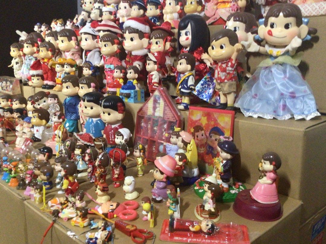 引退コレクション♪不二家 FUJIYA ペコちゃん人形 グッズ 総数200点