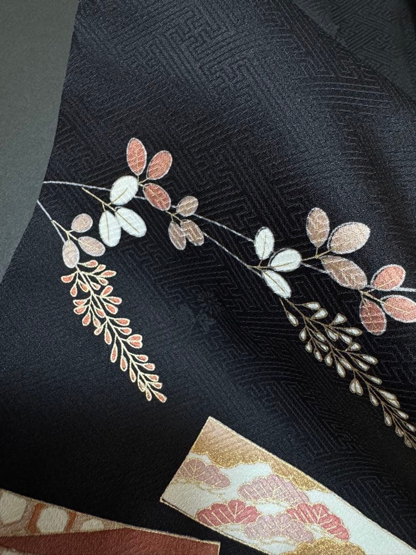 極美品】京都染匠名門「染の川勝謹製」黒地「松萩文様 舞扇
