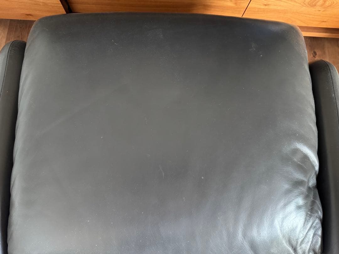 pairscassina 革オットマン