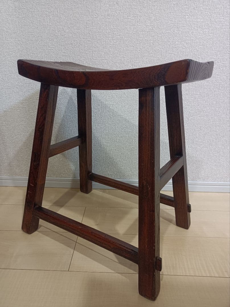 ①アンティーク　木製スツール 曲線座面 ダークブラウン