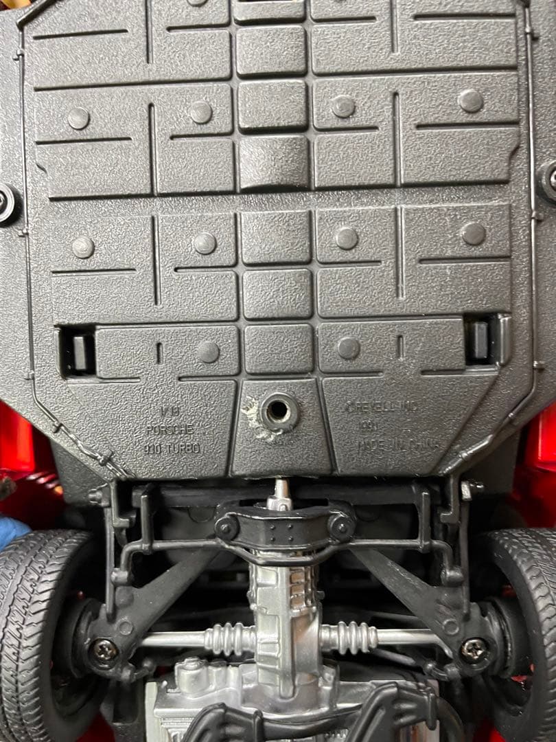 ポルシェ930 ターボ　1/18スケール