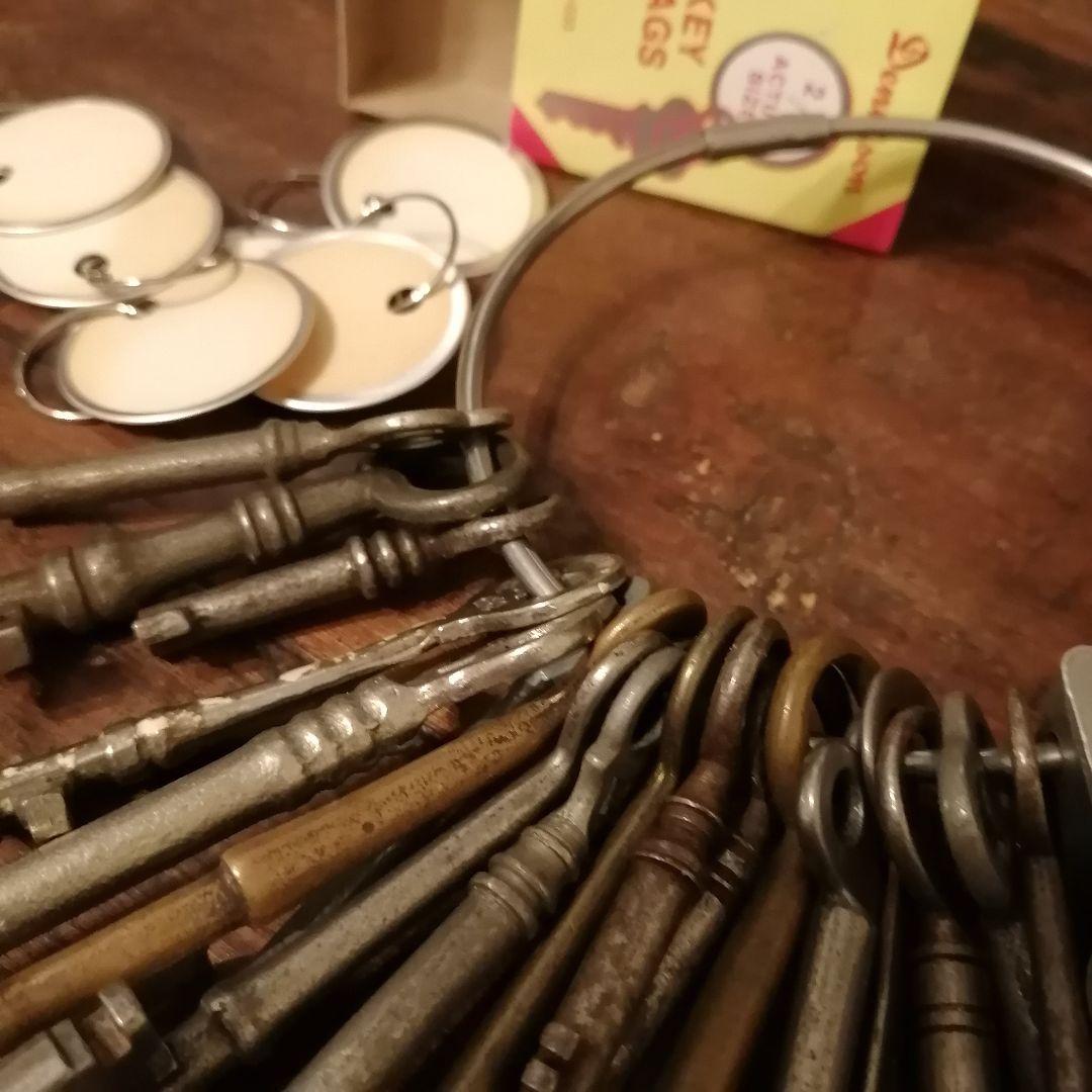 アメリカ製アンティーク キー30本&キーリング&キータグ☆ スケルトン